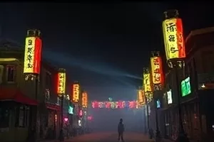 半頁笔记封面，摊开的笔记本与压在上面的钢笔