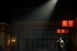 海边放映厅封面，露天幕布前摆着成排的塑料椅